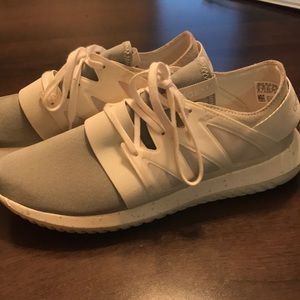 Women’s Adidas Tubular Viral VGUC Size 9